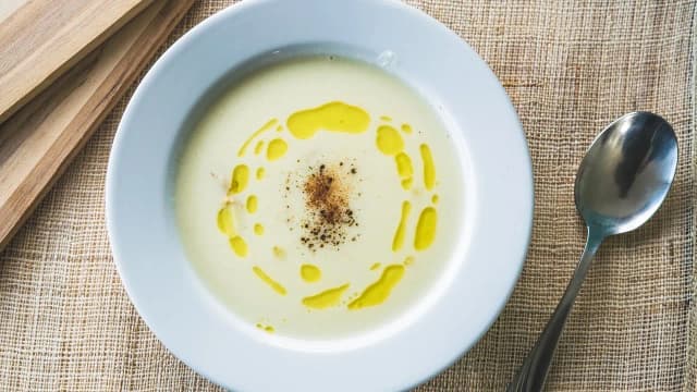 Jak zrobić zupę szparagową, aby zachwycić smakiem i prostotą Jak zrobić zupę szparagową, aby zachwycić smakiem i prostotą