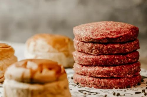 Jak idealnie smażyć burger wołowy z Biedronki, aby nie wyszedł suchy Jak idealnie smażyć burger wołowy z Biedronki, aby nie wyszedł suchy